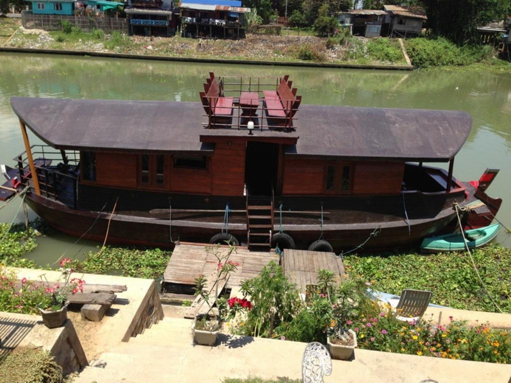 Ayothaya Riverside House Phra Nakhon Si Ayutthaya Habitación foto